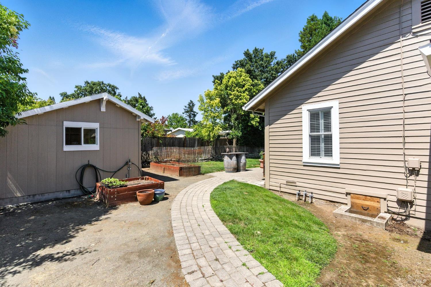 Detail Gallery Image 37 of 48 For 475 Boyes Blvd, Sonoma,  CA 95476 - 2 Beds | 1 Baths