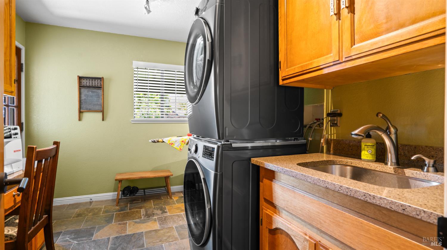 Detail Gallery Image 21 of 42 For 945 Monique Way, Dixon,  CA 95620 - 3 Beds | 2 Baths
