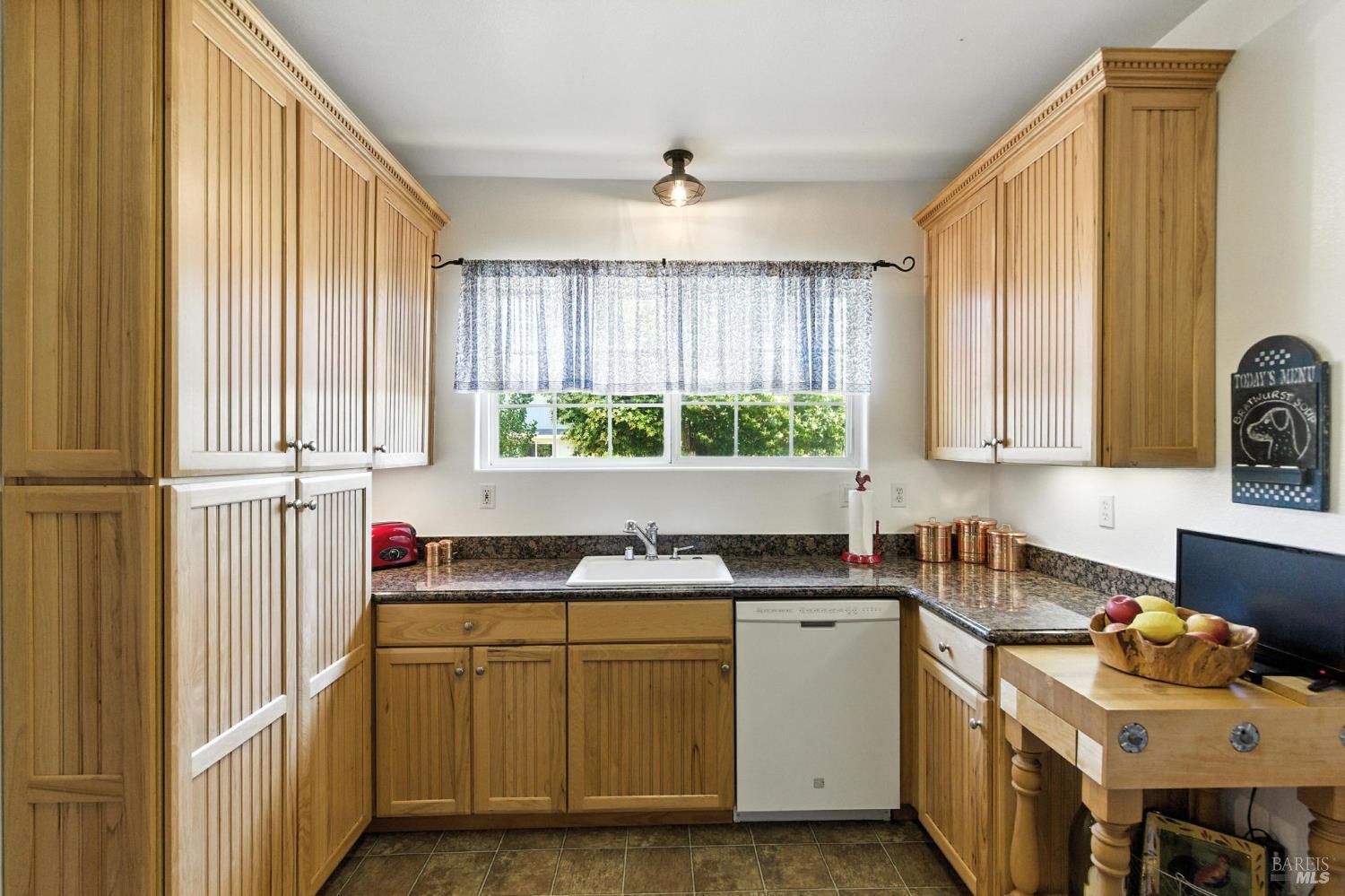 Detail Gallery Image 15 of 48 For 475 Boyes Blvd, Sonoma,  CA 95476 - 2 Beds | 1 Baths