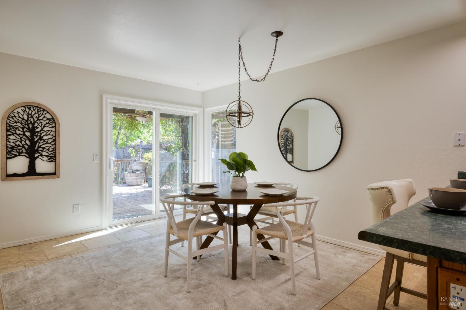 Detail Gallery Image 10 of 59 For 2330 Gads Hill St, Santa Rosa,  CA 95401 - 3 Beds | 2 Baths