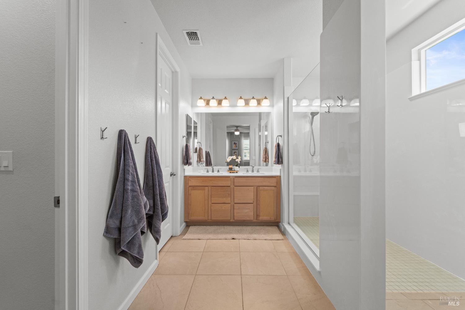 Detail Gallery Image 31 of 39 For 1409 Spur Ln, Fairfield,  CA 94533 - 4 Beds | 3 Baths