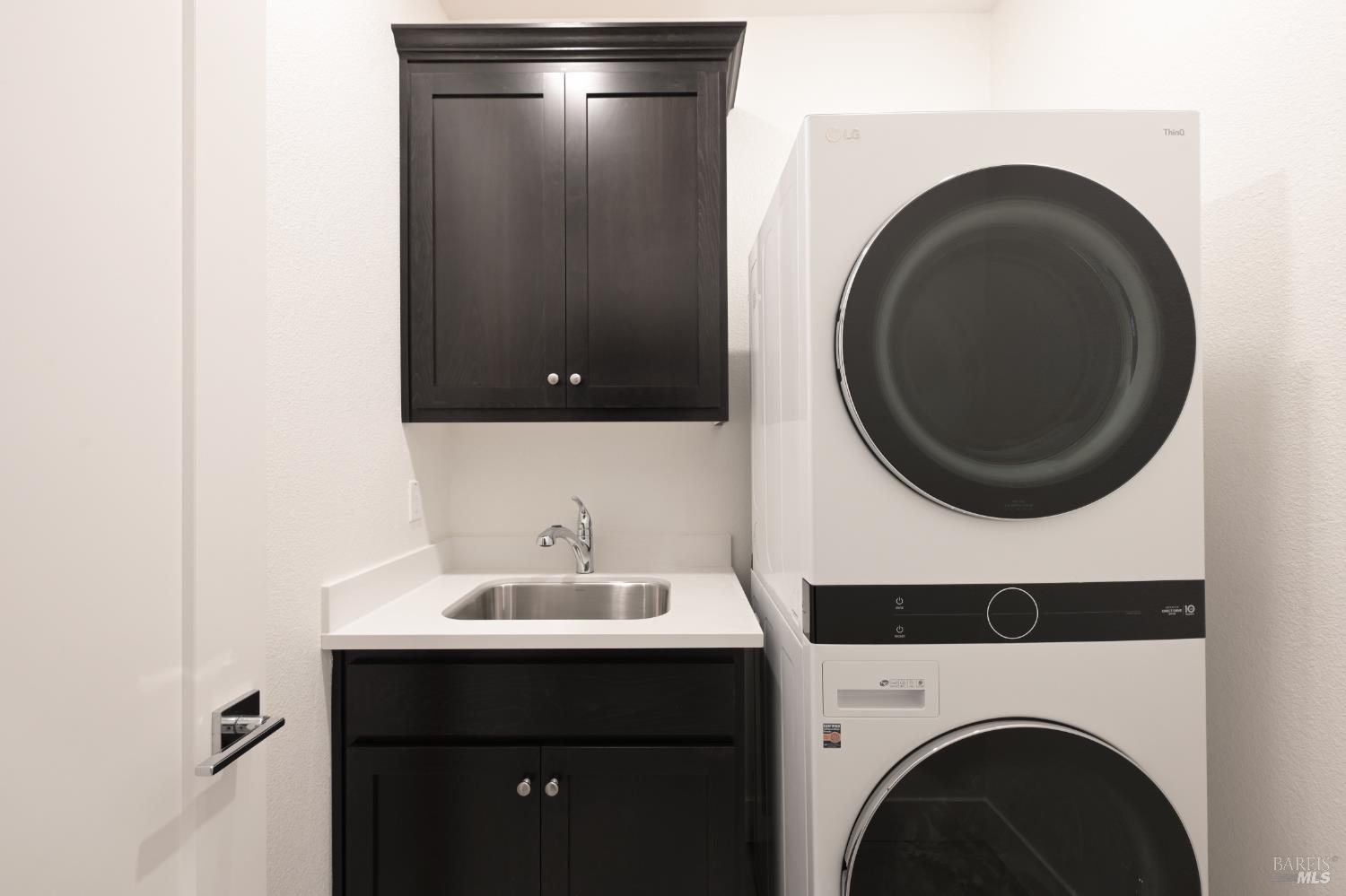 Detail Gallery Image 24 of 32 For 5733 Kassandra Pl, Rohnert Park,  CA 94928 - 4 Beds | 3/1 Baths