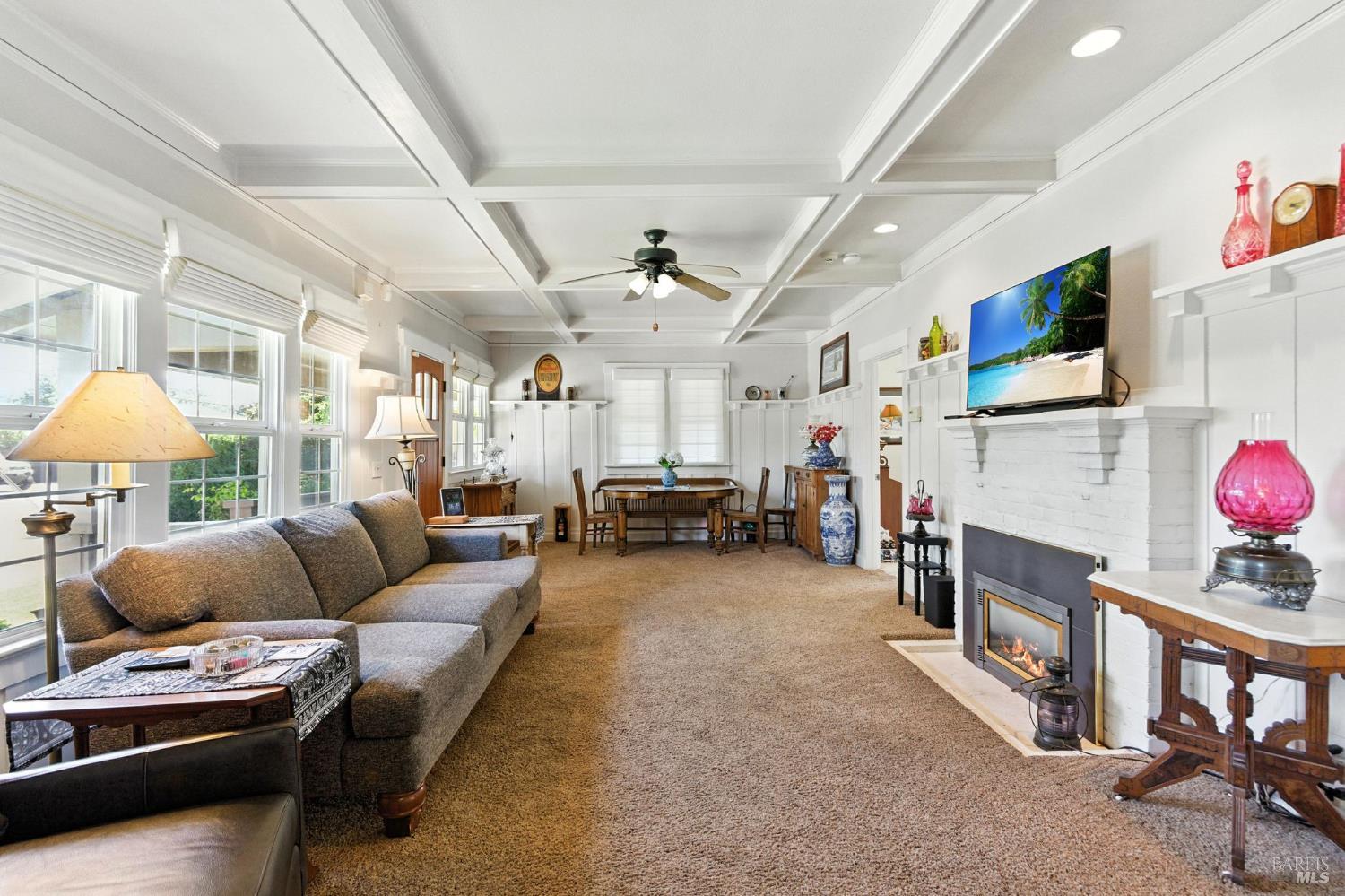 Detail Gallery Image 13 of 48 For 475 Boyes Blvd, Sonoma,  CA 95476 - 2 Beds | 1 Baths