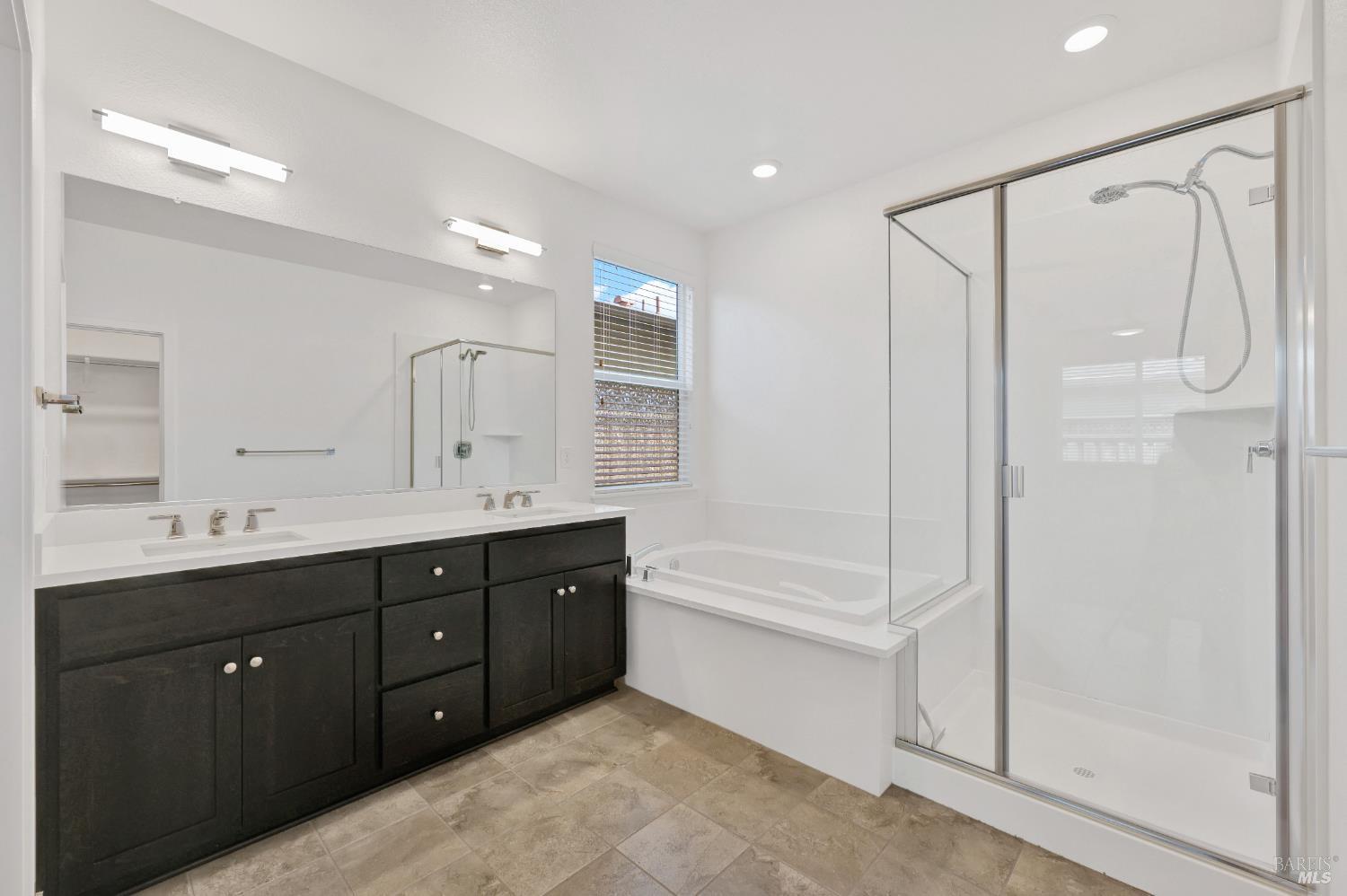 Detail Gallery Image 12 of 32 For 5733 Kassandra Pl, Rohnert Park,  CA 94928 - 4 Beds | 3/1 Baths