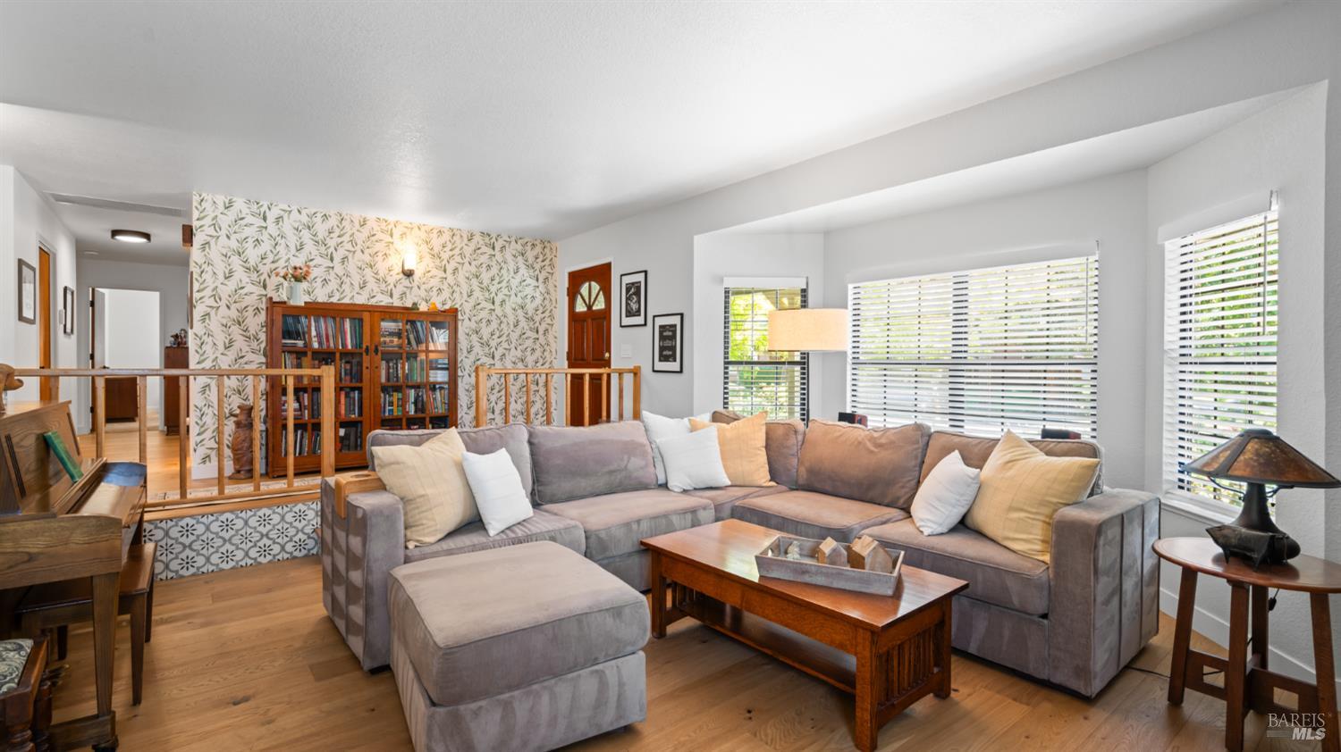 Detail Gallery Image 8 of 42 For 945 Monique Way, Dixon,  CA 95620 - 3 Beds | 2 Baths