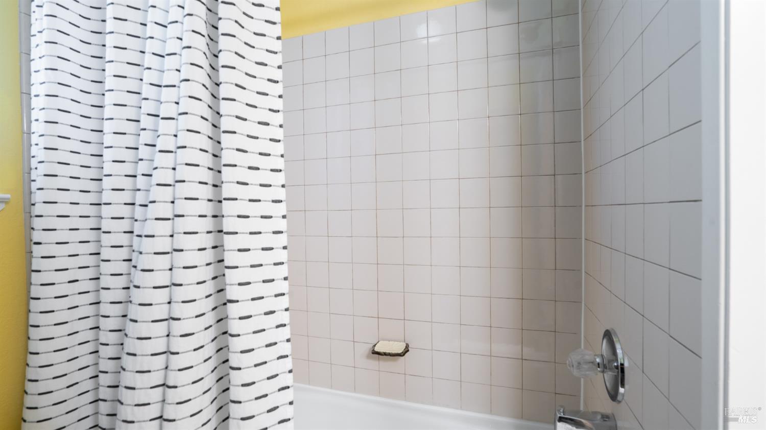 Detail Gallery Image 20 of 42 For 945 Monique Way, Dixon,  CA 95620 - 3 Beds | 2 Baths