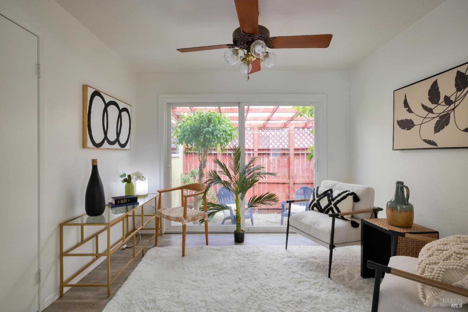 Detail Gallery Image 5 of 59 For 2330 Gads Hill St, Santa Rosa,  CA 95401 - 3 Beds | 2 Baths
