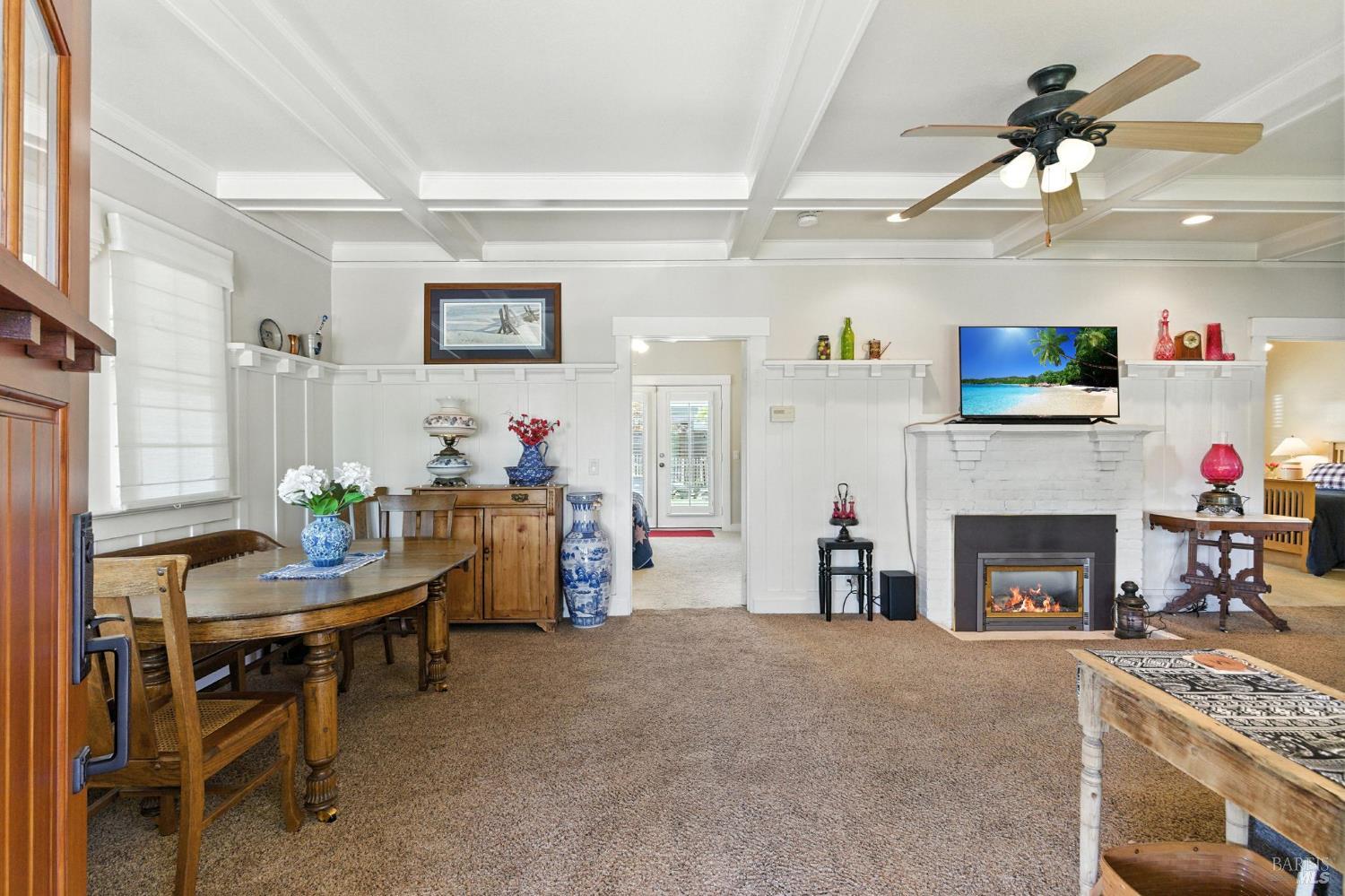 Detail Gallery Image 6 of 48 For 475 Boyes Blvd, Sonoma,  CA 95476 - 2 Beds | 1 Baths