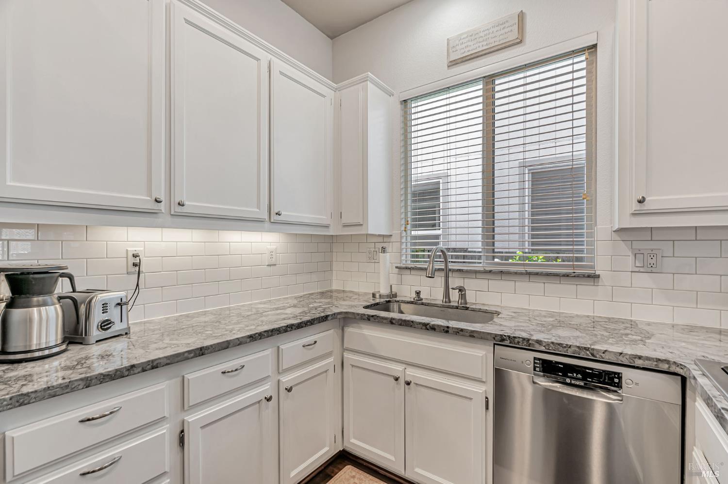Detail Gallery Image 15 of 46 For 8149 Luisa Way, Windsor,  CA 95492 - 3 Beds | 2 Baths