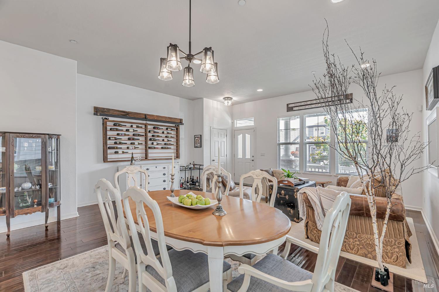 Detail Gallery Image 6 of 46 For 8149 Luisa Way, Windsor,  CA 95492 - 3 Beds | 2 Baths
