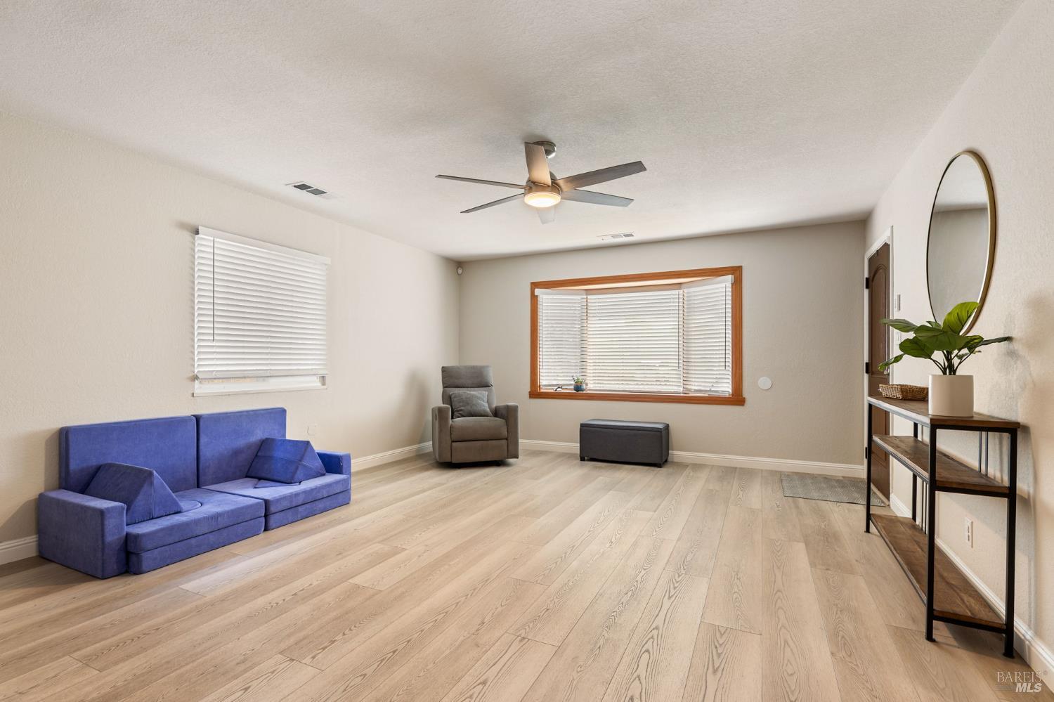 Detail Gallery Image 7 of 33 For 206 Arbor St, Vacaville,  CA 95688 - 2 Beds | 2 Baths