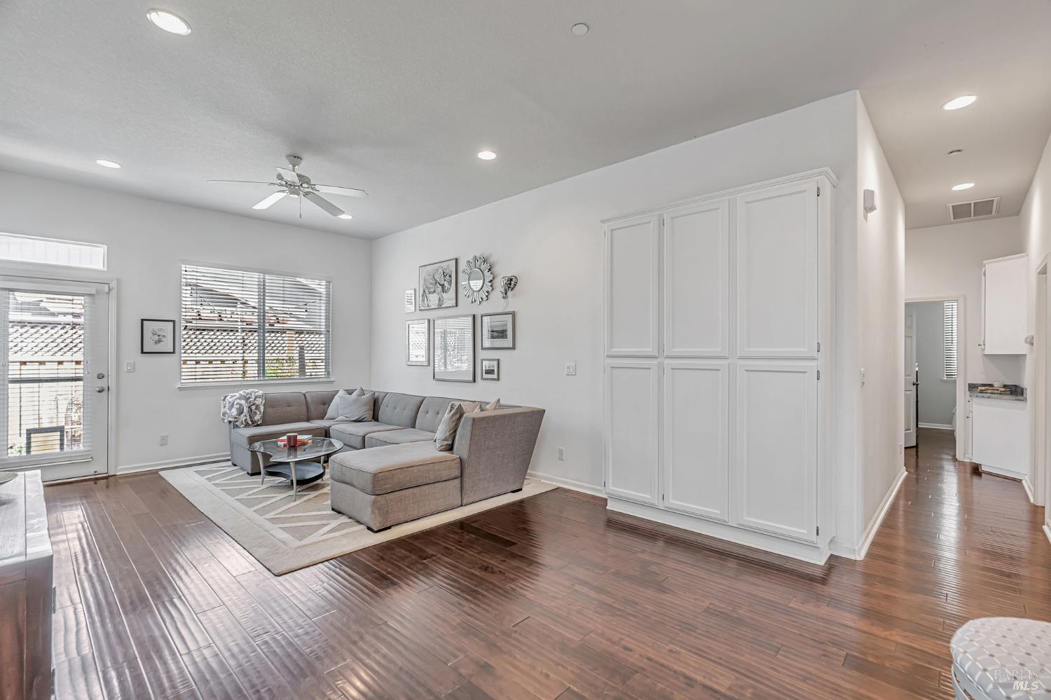 Detail Gallery Image 11 of 46 For 8149 Luisa Way, Windsor,  CA 95492 - 3 Beds | 2 Baths
