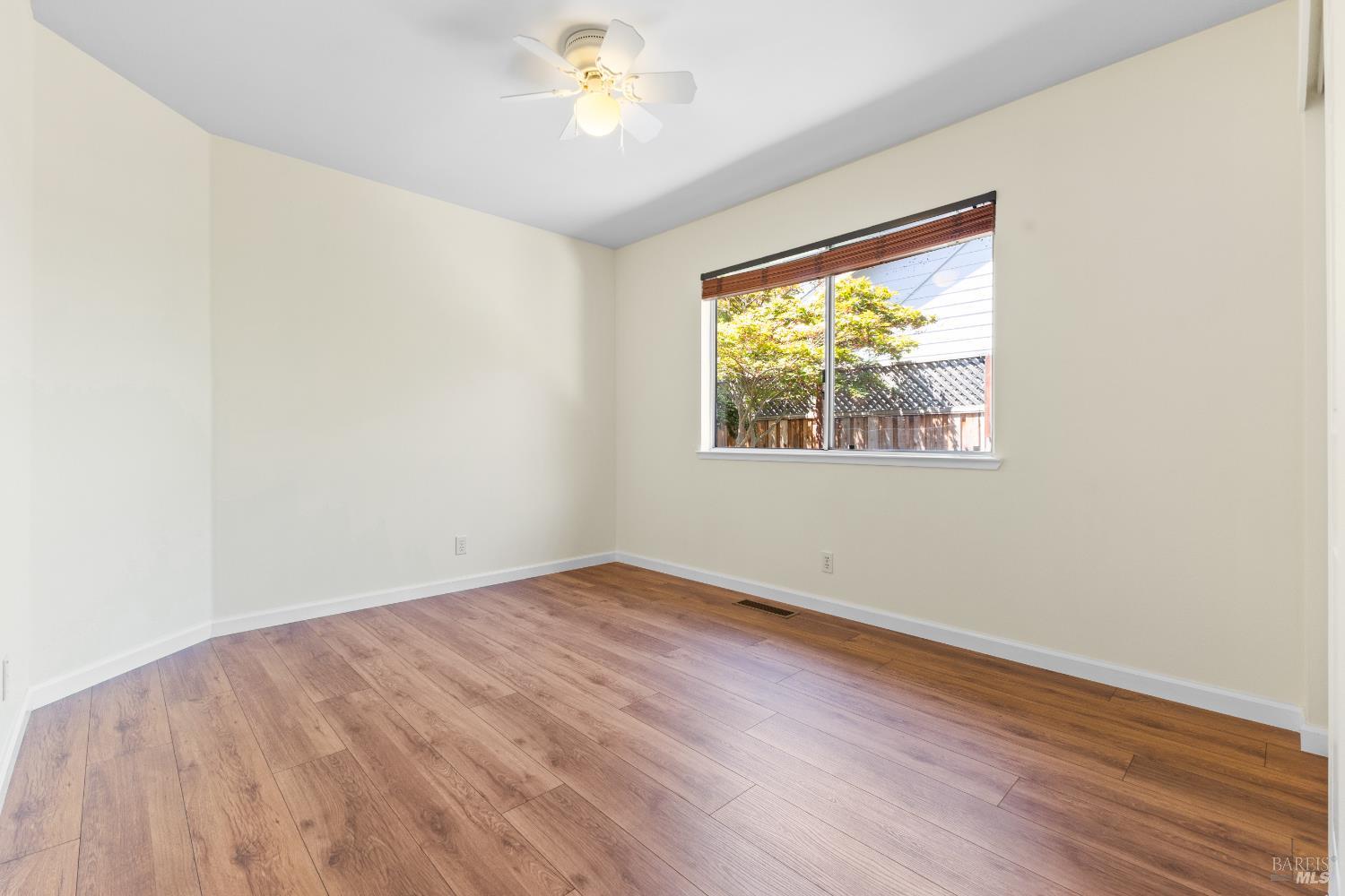 Detail Gallery Image 23 of 31 For 15401 Thomas St, Glen Ellen,  CA 95442 - 3 Beds | 2 Baths