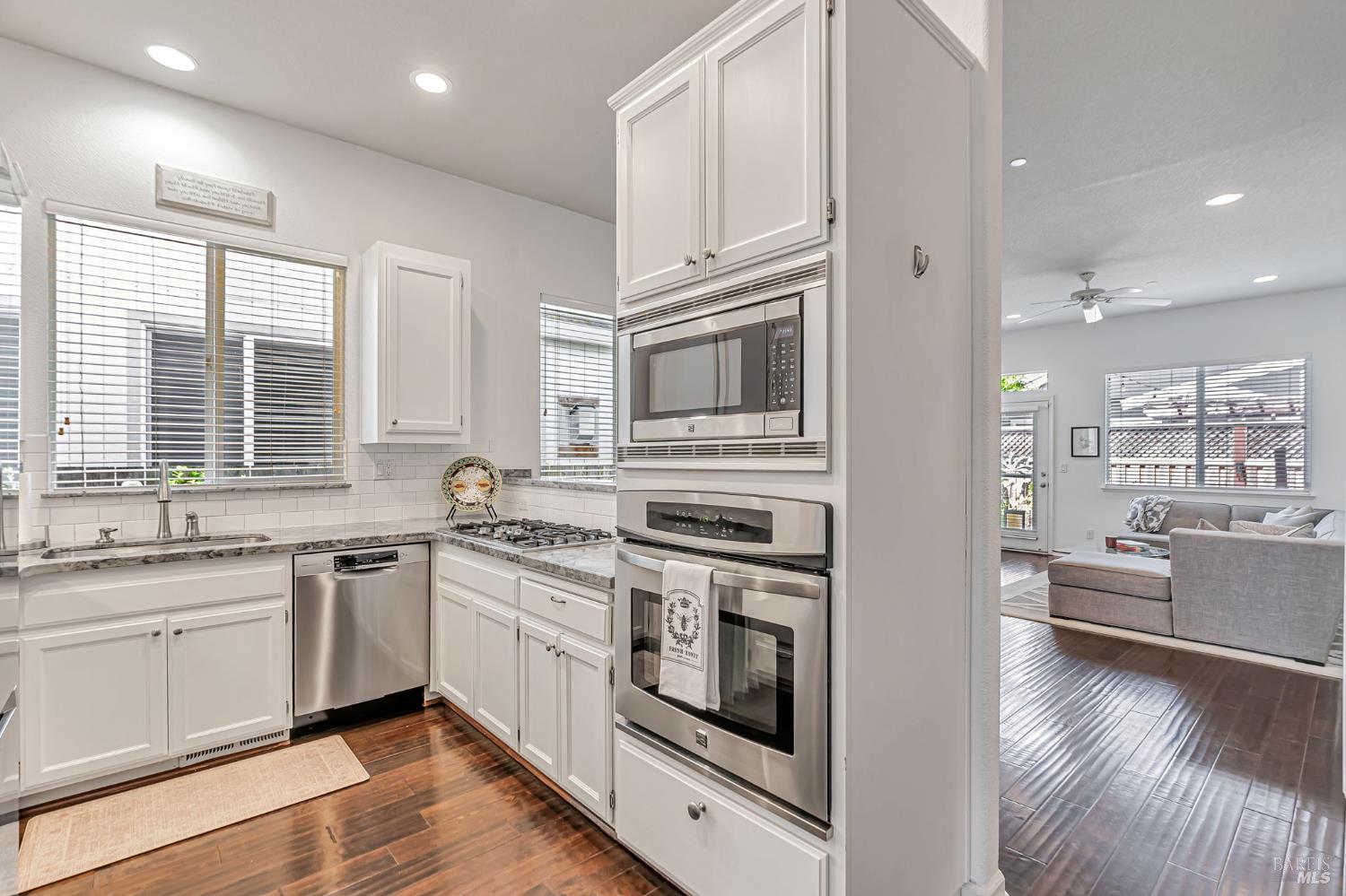 Detail Gallery Image 12 of 46 For 8149 Luisa Way, Windsor,  CA 95492 - 3 Beds | 2 Baths