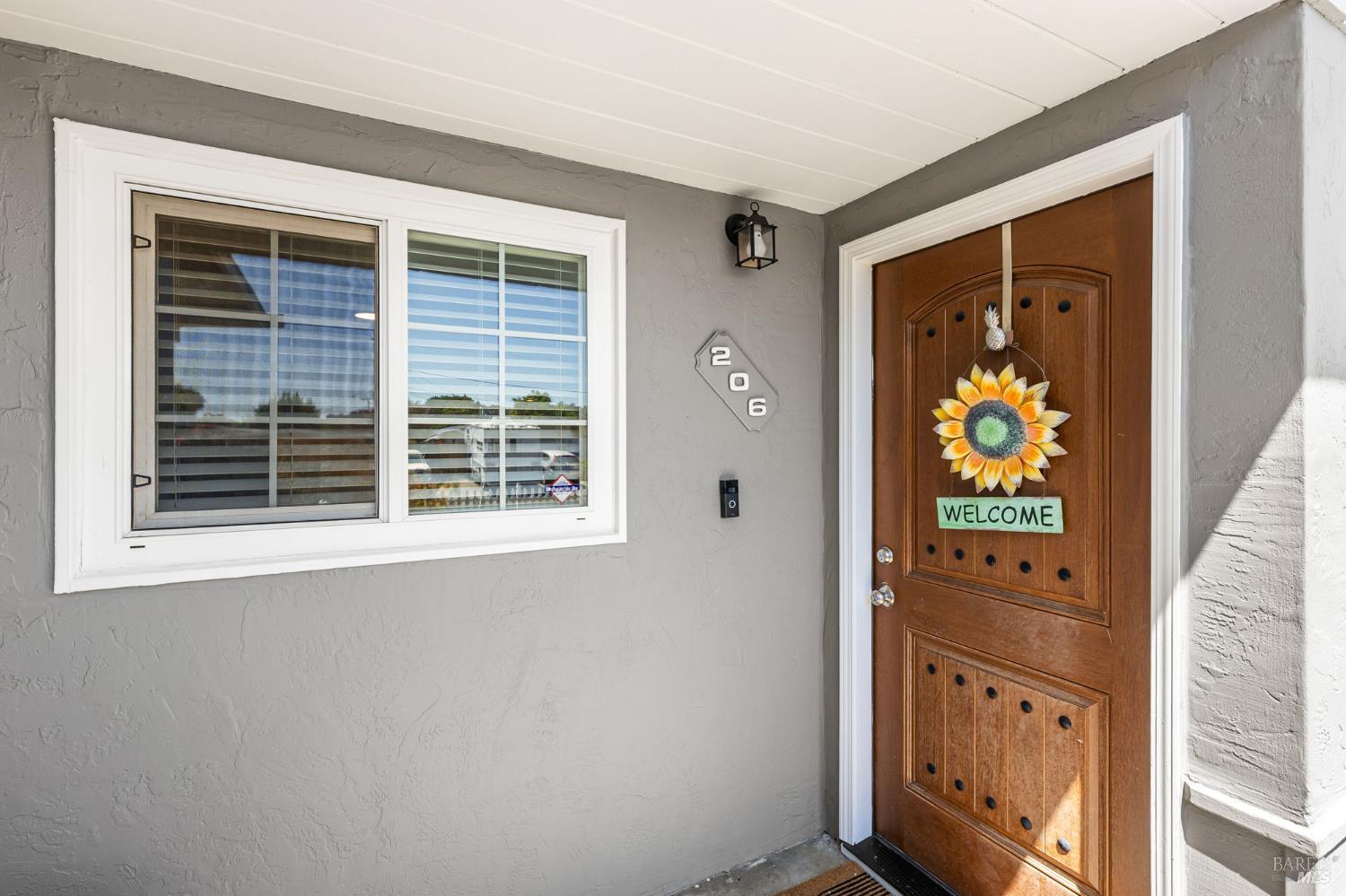 Detail Gallery Image 5 of 33 For 206 Arbor St, Vacaville,  CA 95688 - 2 Beds | 2 Baths