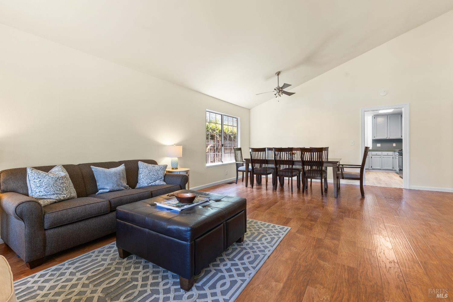Detail Gallery Image 5 of 31 For 15401 Thomas St, Glen Ellen,  CA 95442 - 3 Beds | 2 Baths
