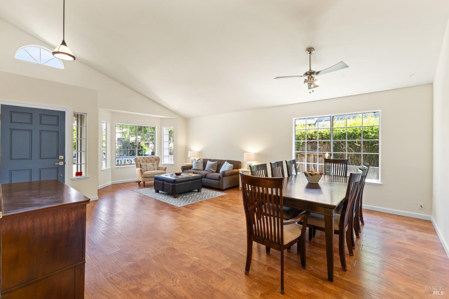 Detail Gallery Image 3 of 31 For 15401 Thomas St, Glen Ellen,  CA 95442 - 3 Beds | 2 Baths