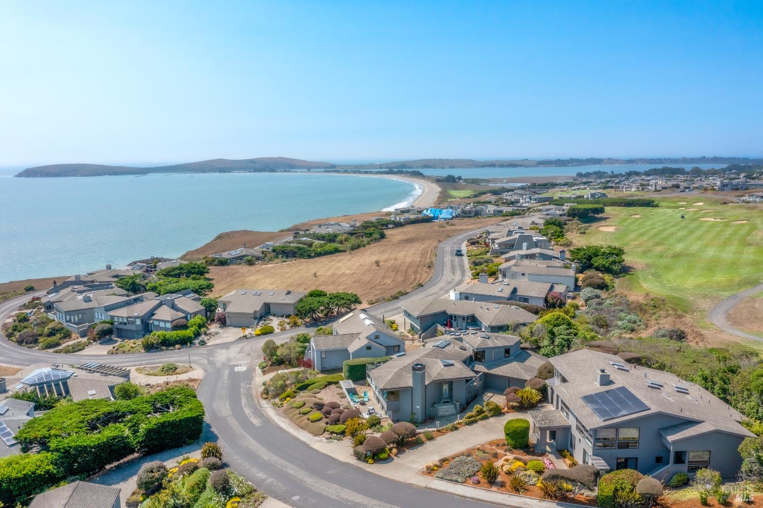 Detail Gallery Image 3 of 43 For 590 Swan Dr, Bodega Bay,  CA 94923 - 3 Beds | 3 Baths