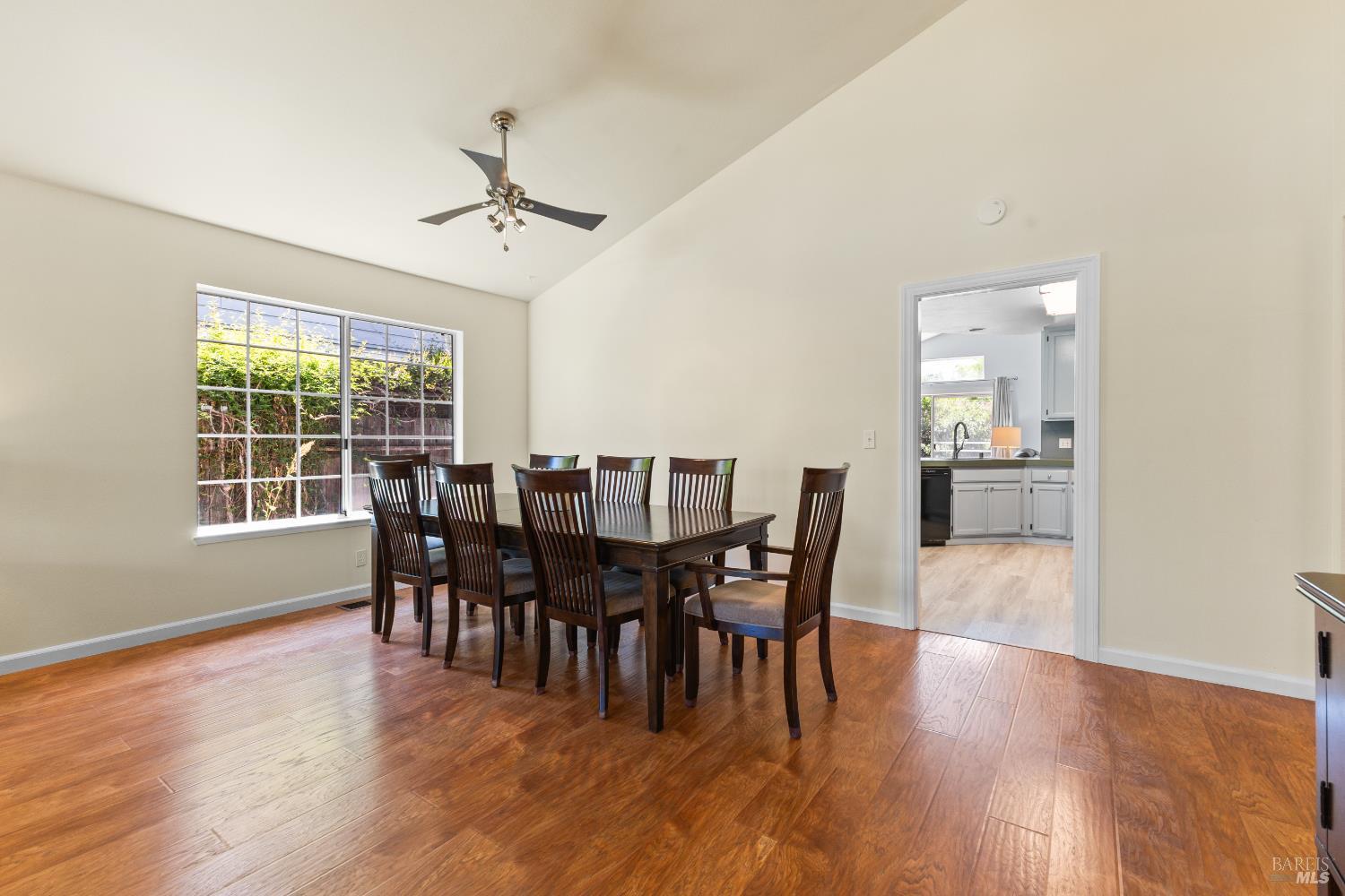 Detail Gallery Image 8 of 31 For 15401 Thomas St, Glen Ellen,  CA 95442 - 3 Beds | 2 Baths