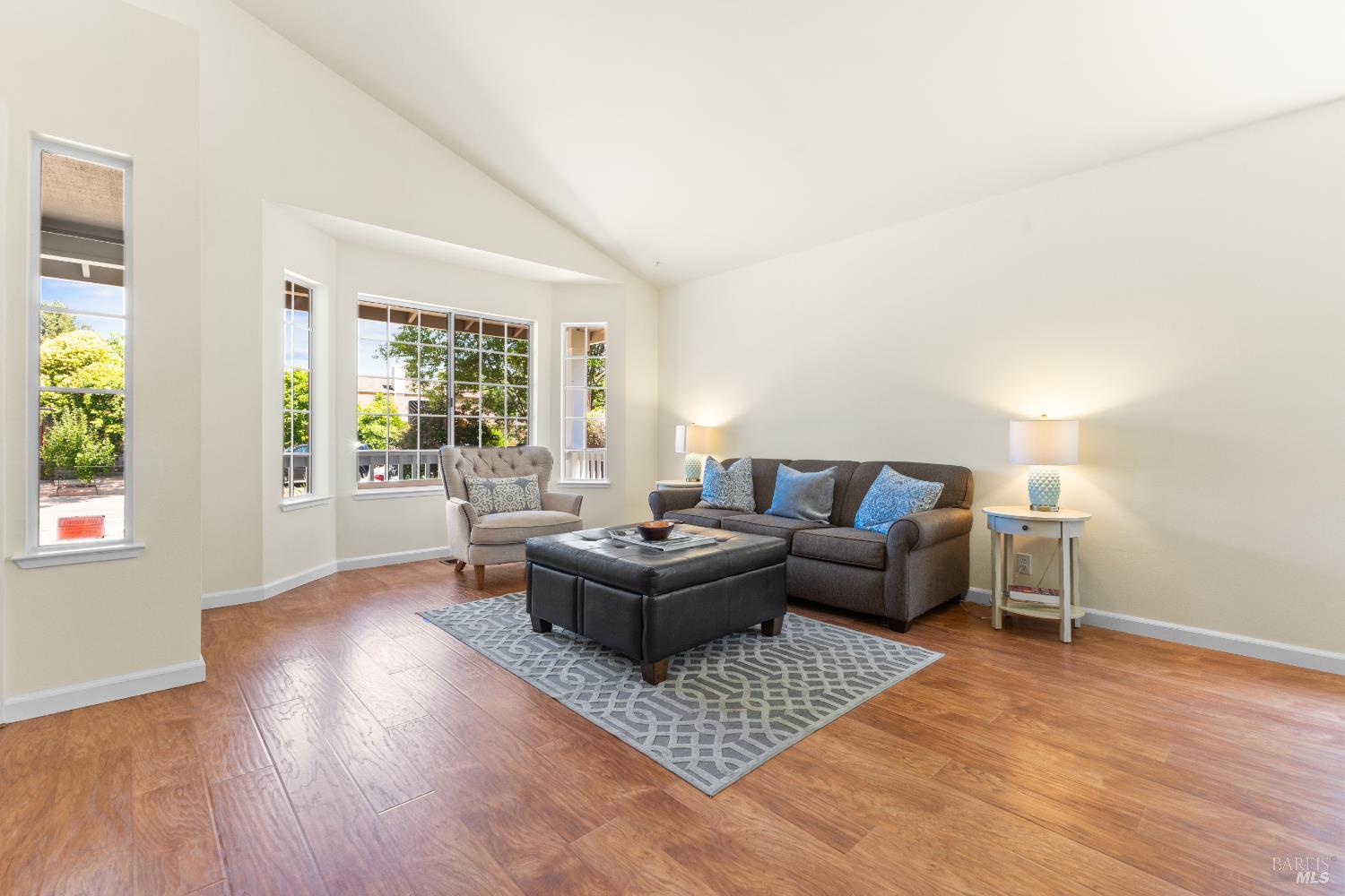 Detail Gallery Image 4 of 31 For 15401 Thomas St, Glen Ellen,  CA 95442 - 3 Beds | 2 Baths