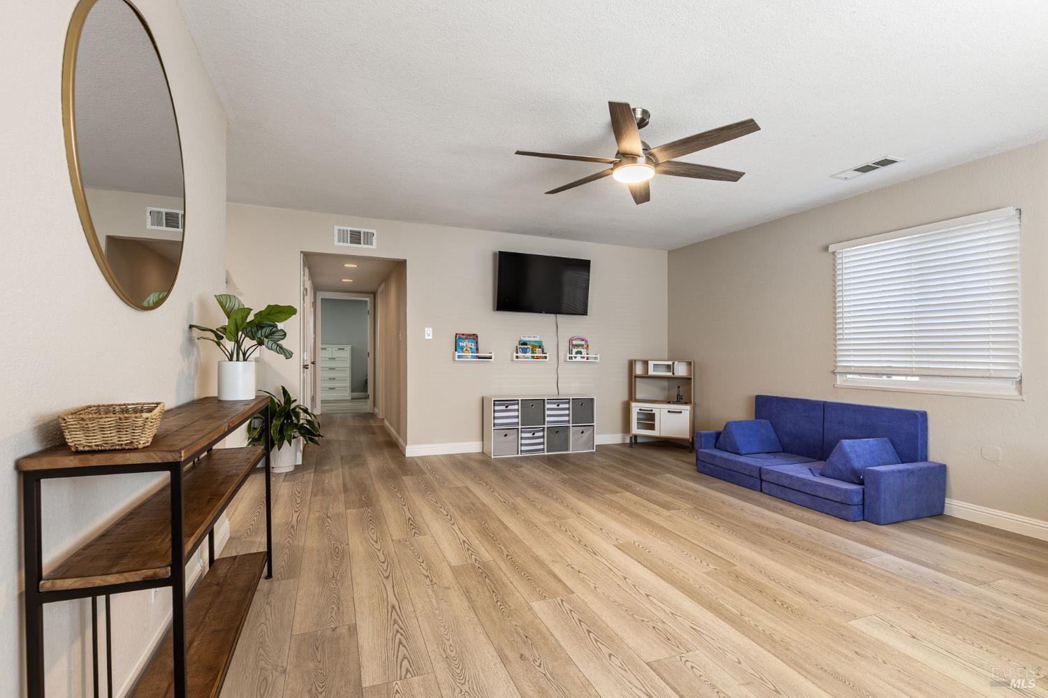 Detail Gallery Image 6 of 33 For 206 Arbor St, Vacaville,  CA 95688 - 2 Beds | 2 Baths