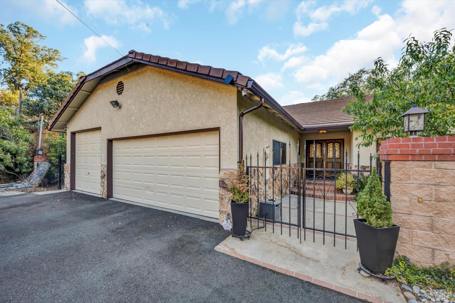 Detail Gallery Image 5 of 57 For 6949 Panoramic Dr, Lucerne,  CA 95458 - 3 Beds | 3 Baths