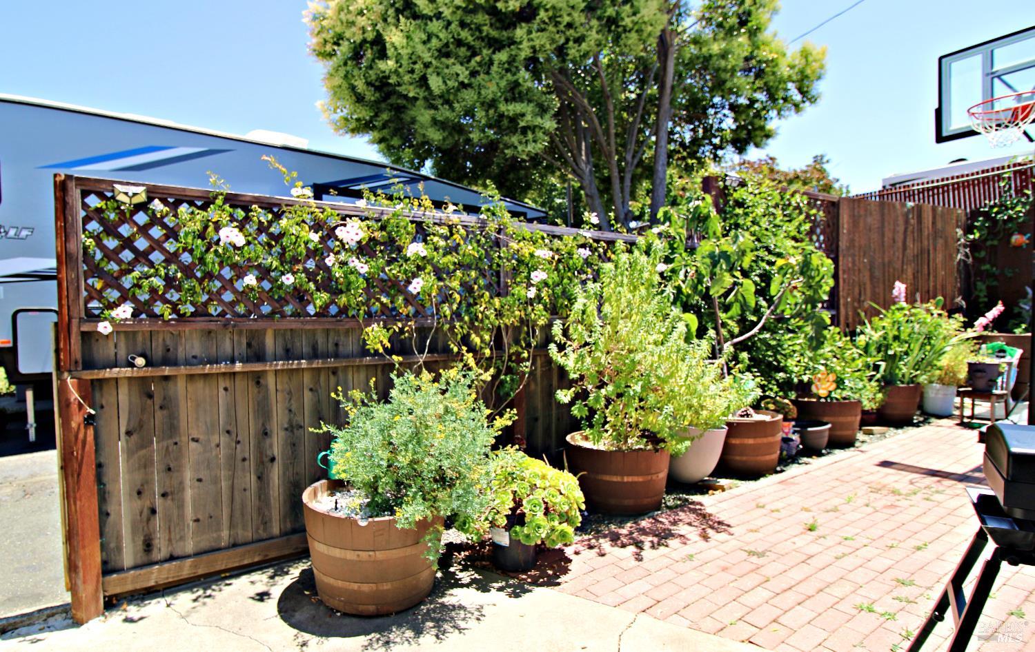 Detail Gallery Image 15 of 18 For 908 Santa Felipo Ct, Vallejo,  CA 94590 - 2 Beds | 2 Baths