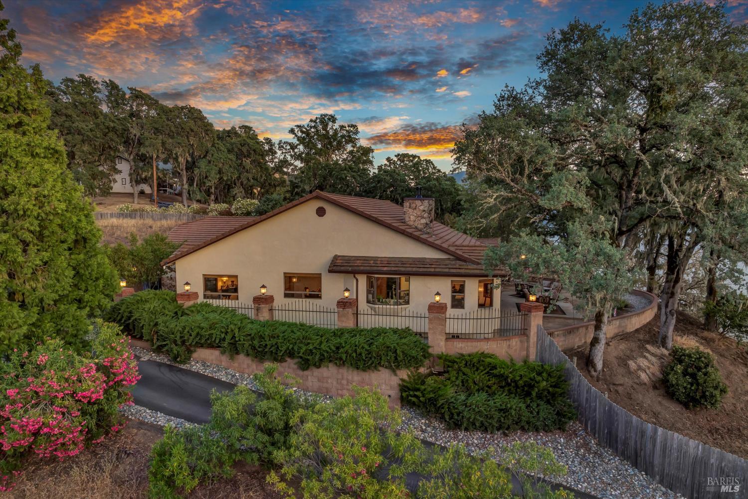 Detail Gallery Image 8 of 57 For 6949 Panoramic Dr, Lucerne,  CA 95458 - 3 Beds | 3 Baths