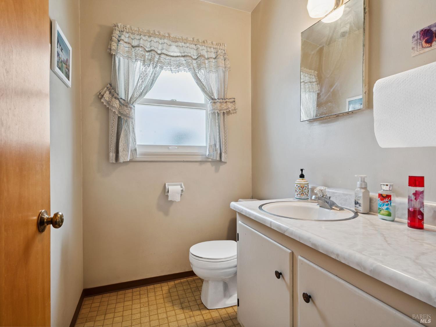 Detail Gallery Image 14 of 30 For 805 Healdsburg Ave, Healdsburg,  CA 95448 - – Beds | – Baths
