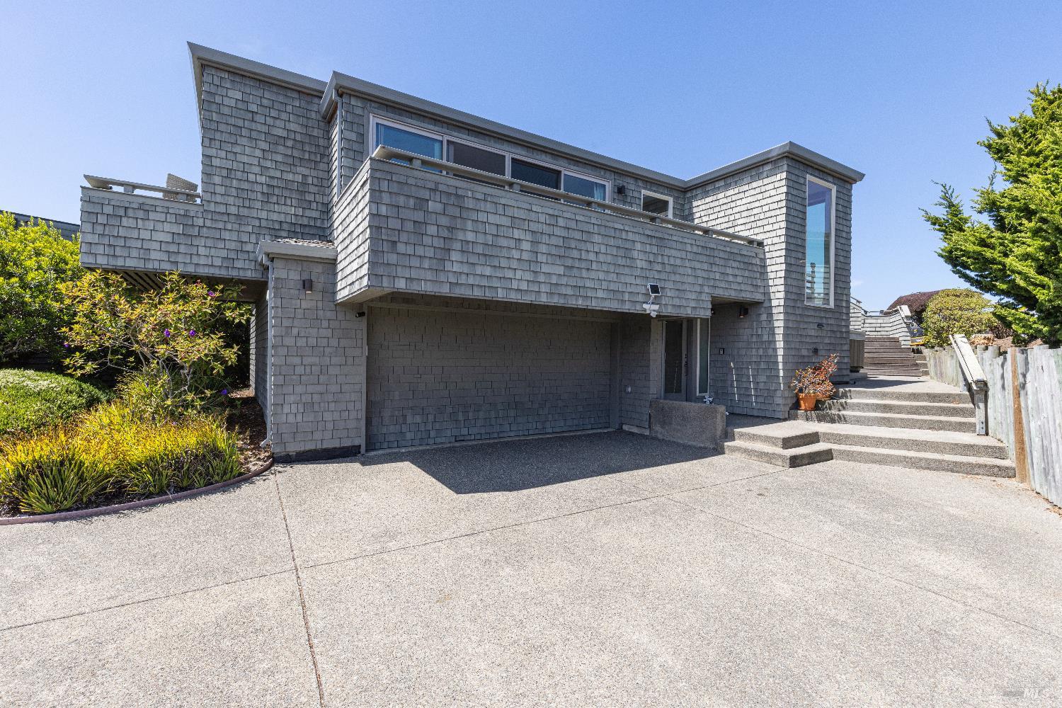 Detail Gallery Image 2 of 40 For 221 Condor Ct, Bodega Bay,  CA 94923 - 3 Beds | 2 Baths