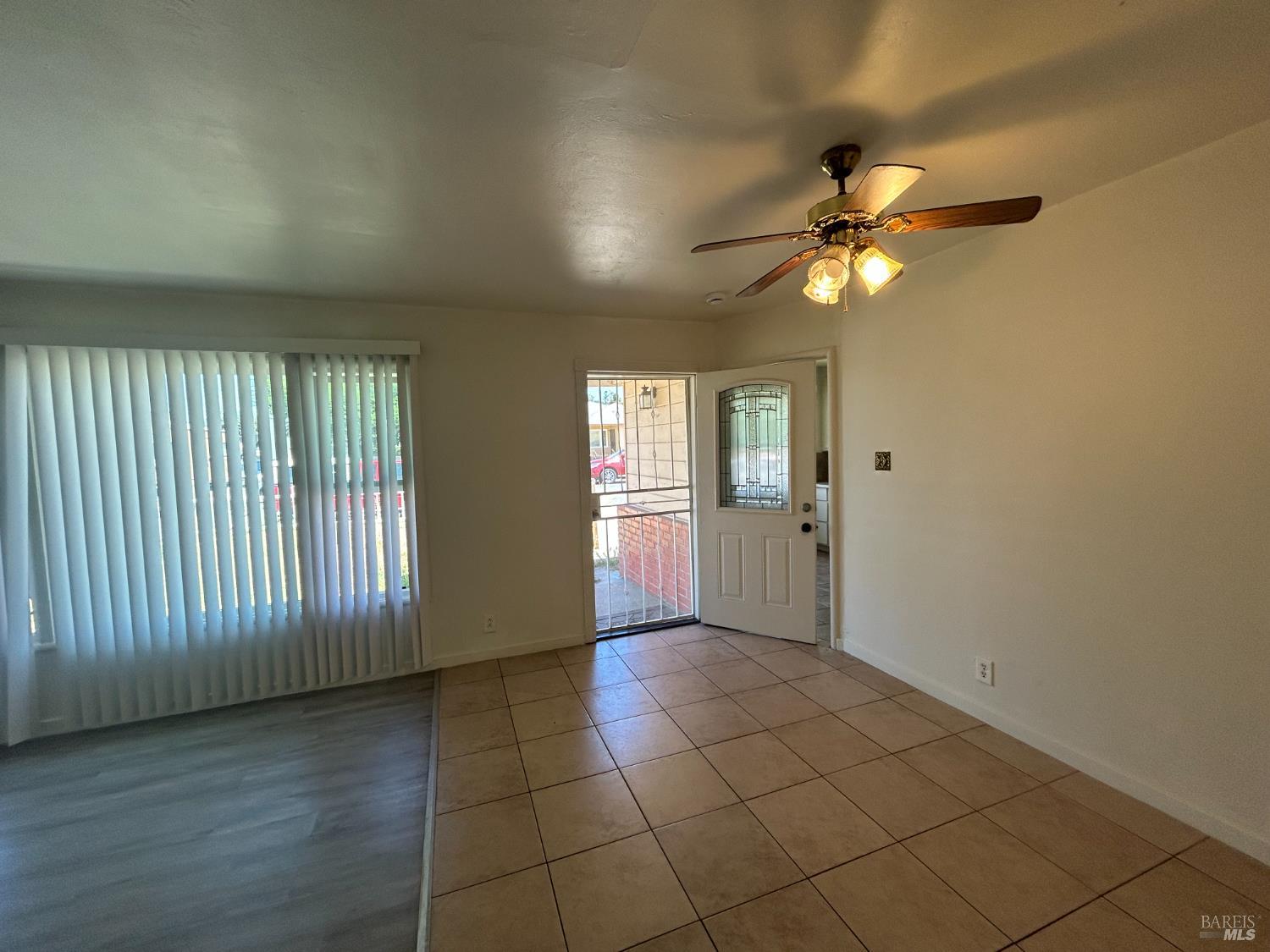 Detail Gallery Image 6 of 9 For 617 Sheldon Ave, Vallejo,  CA 94591 - 3 Beds | 1 Baths