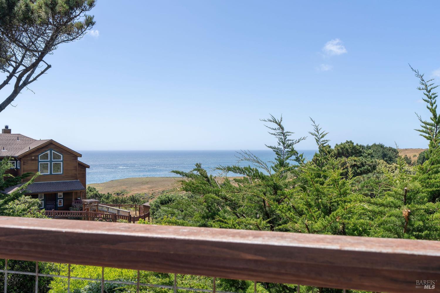Detail Gallery Image 3 of 51 For 46740 Iversen Ln, Gualala,  CA 95445 - 1 Beds | 2 Baths