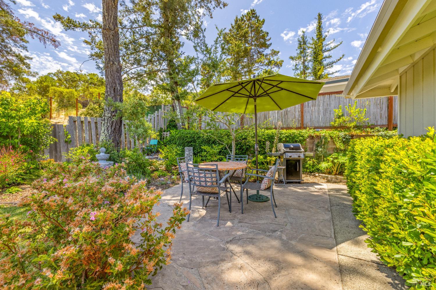 Detail Gallery Image 34 of 42 For 504 Deerfield Pl, Santa Rosa,  CA 95409 - 2 Beds | 2 Baths