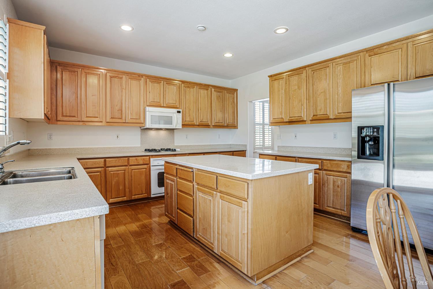 Detail Gallery Image 12 of 61 For 2856 Rebecca Dr, Fairfield,  CA 94533 - 4 Beds | 4 Baths