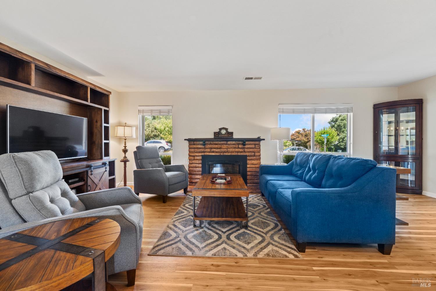 Detail Gallery Image 7 of 42 For 504 Deerfield Pl, Santa Rosa,  CA 95409 - 2 Beds | 2 Baths