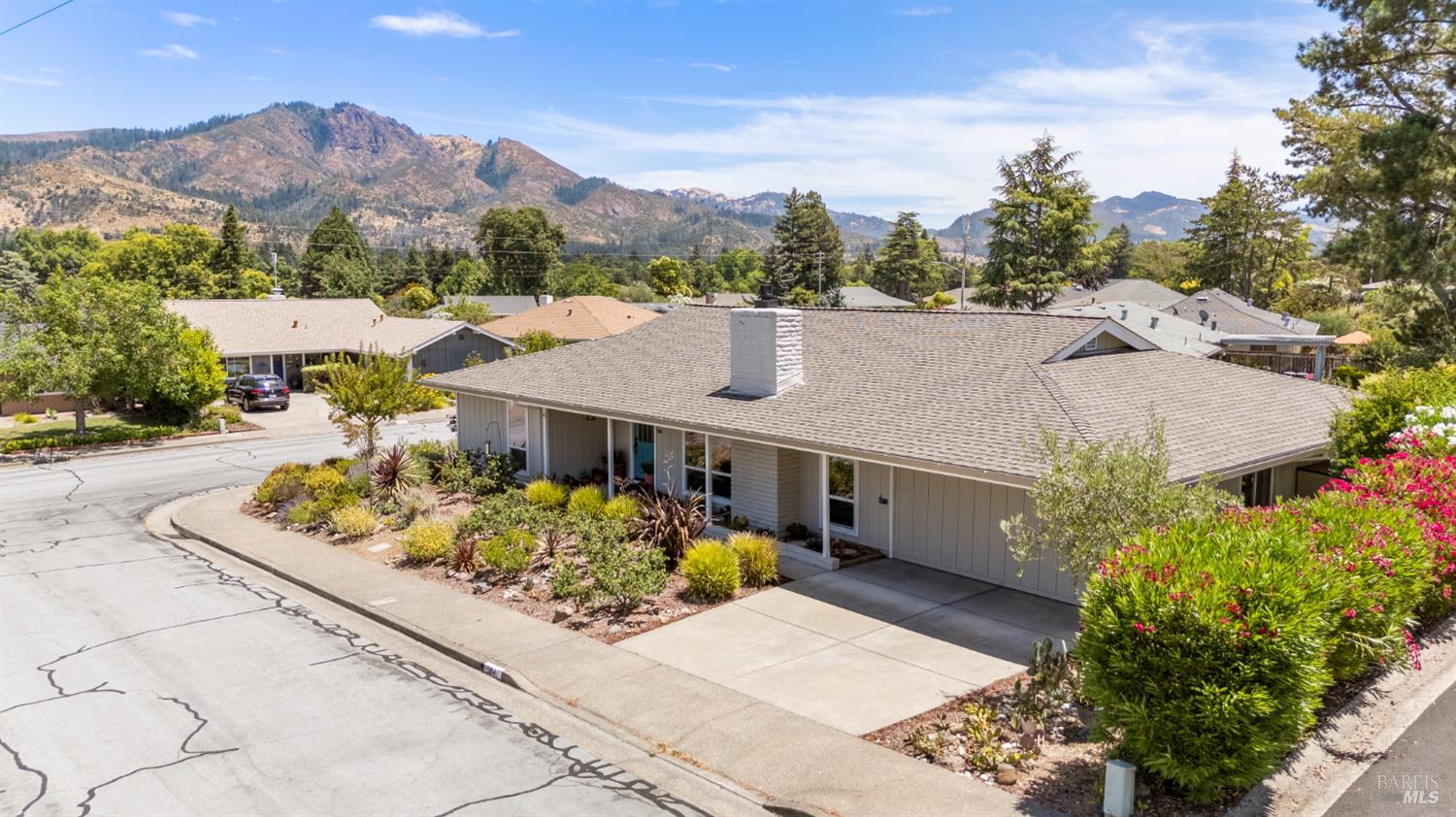 Detail Gallery Image 1 of 42 For 504 Deerfield Pl, Santa Rosa,  CA 95409 - 2 Beds | 2 Baths