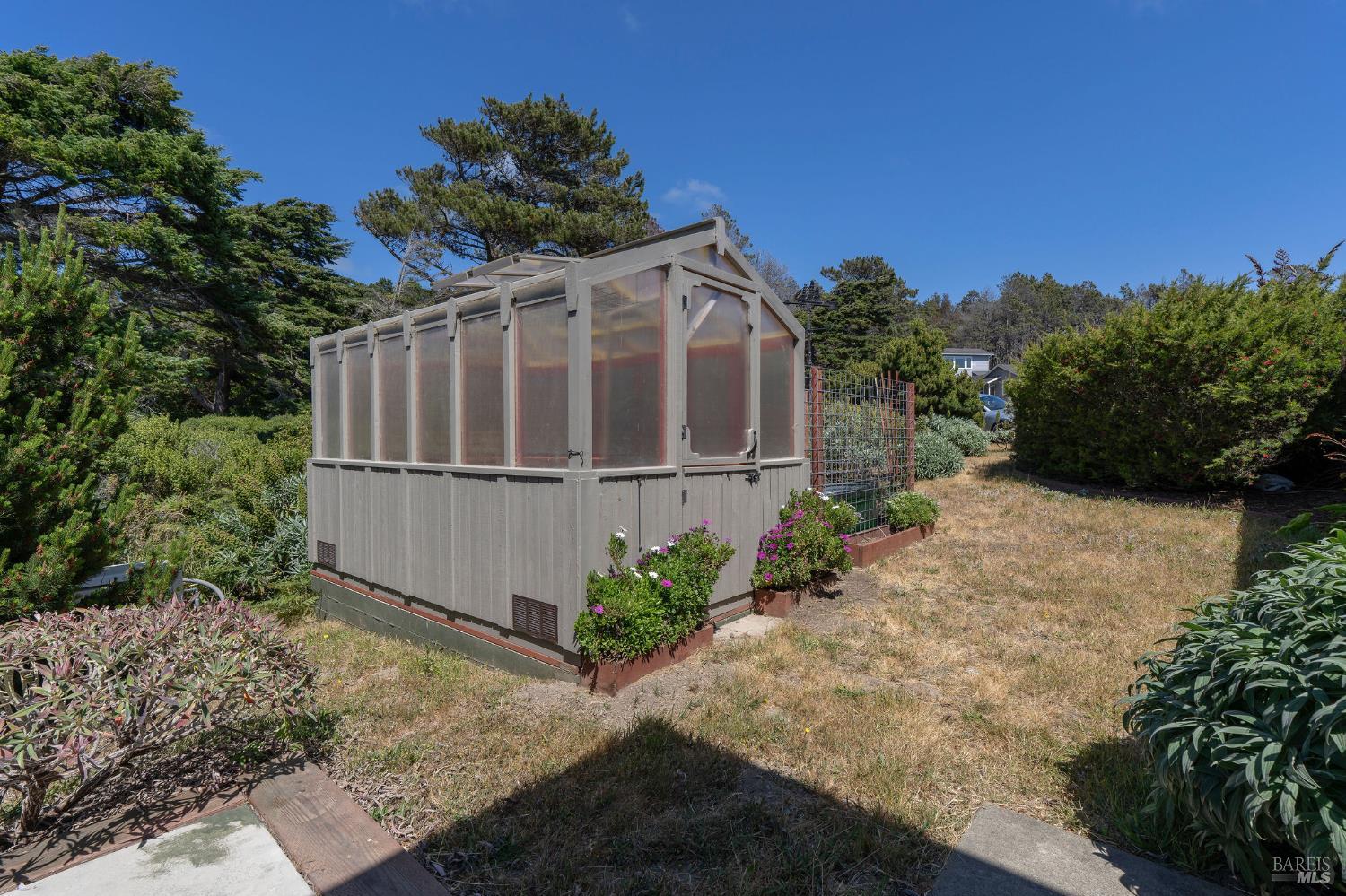 Detail Gallery Image 18 of 51 For 46740 Iversen Ln, Gualala,  CA 95445 - 1 Beds | 2 Baths