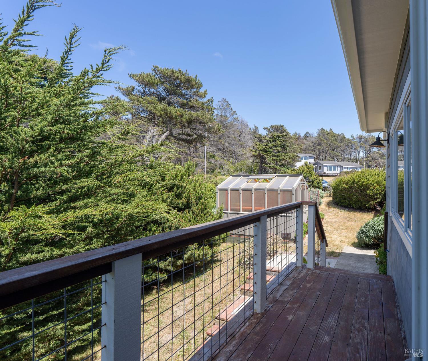 Detail Gallery Image 11 of 51 For 46740 Iversen Ln, Gualala,  CA 95445 - 1 Beds | 2 Baths