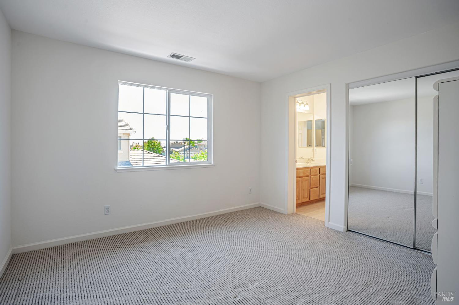 Detail Gallery Image 30 of 61 For 2856 Rebecca Dr, Fairfield,  CA 94533 - 4 Beds | 4 Baths