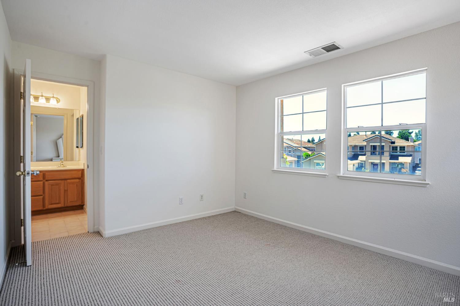 Detail Gallery Image 35 of 61 For 2856 Rebecca Dr, Fairfield,  CA 94533 - 4 Beds | 4 Baths