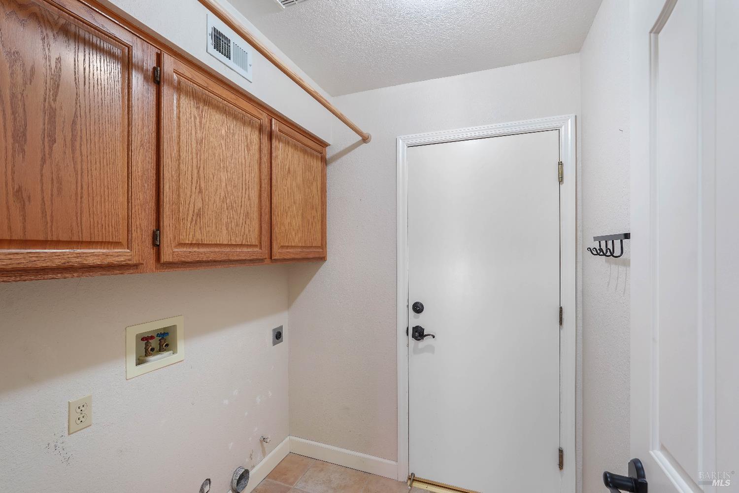 Detail Gallery Image 31 of 87 For 243 Lone Oak Dr, Vacaville,  CA 95688 - 4 Beds | 3 Baths