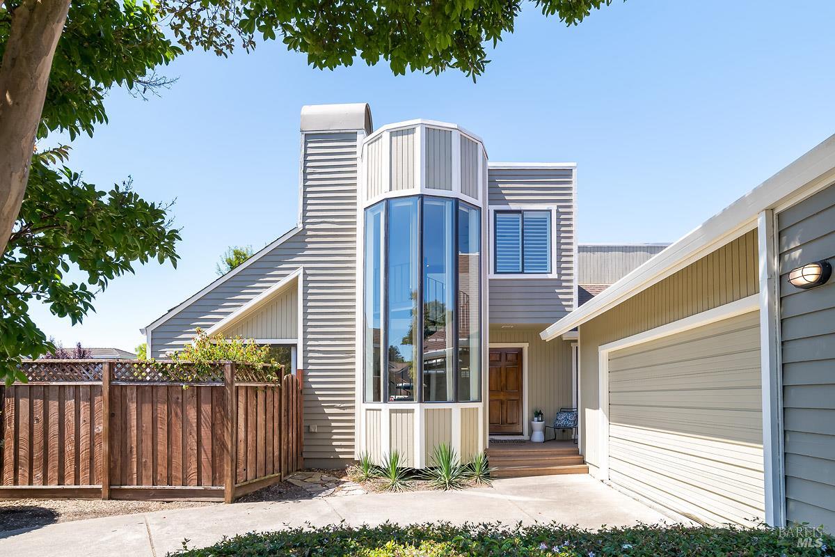 Detail Gallery Image 22 of 29 For 1473 Capri Ave, Petaluma,  CA 94954 - 3 Beds | 2 Baths