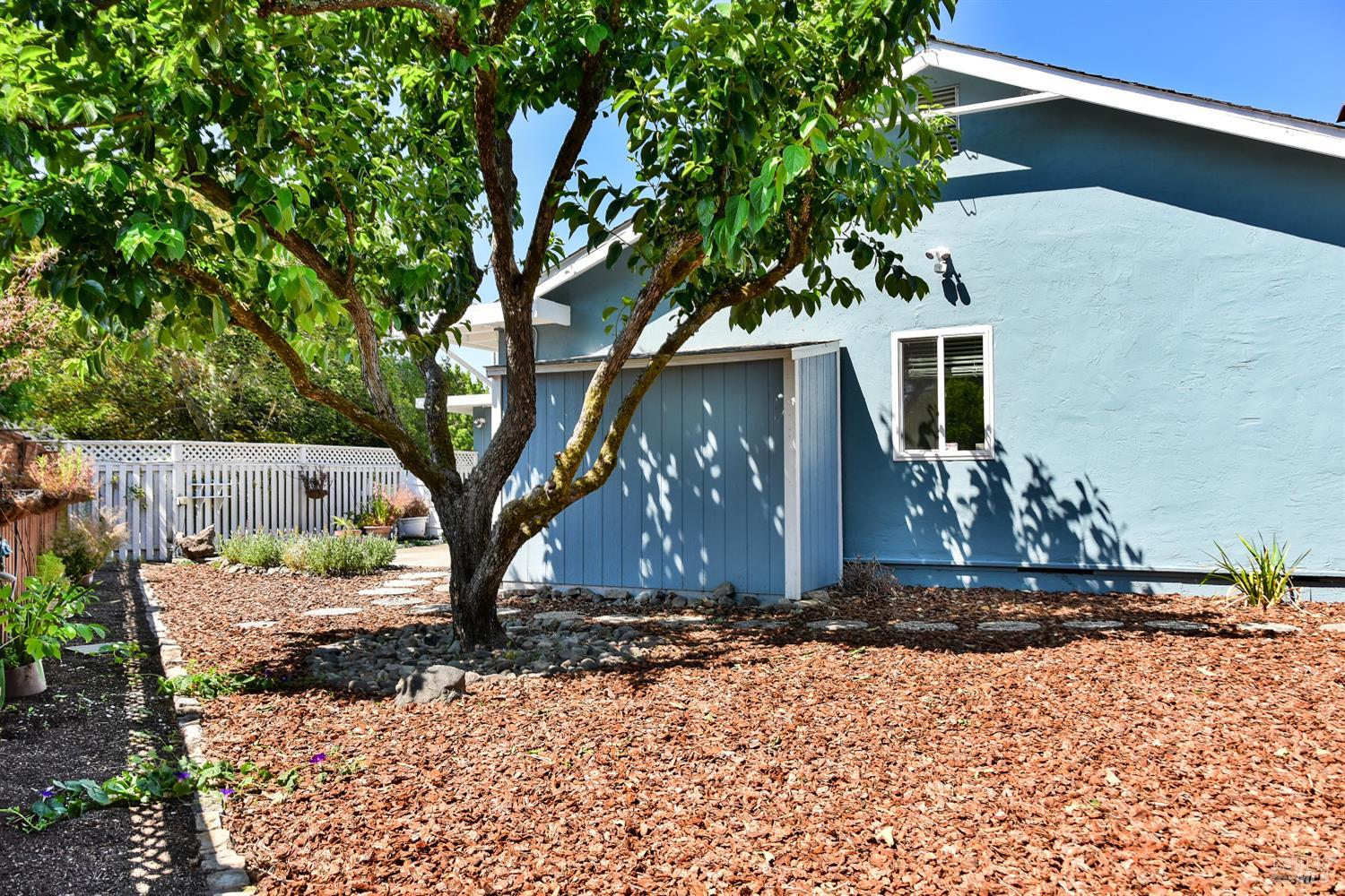Detail Gallery Image 5 of 22 For 79 Temelec Cir, Sonoma,  CA 95476 - 2 Beds | 2 Baths