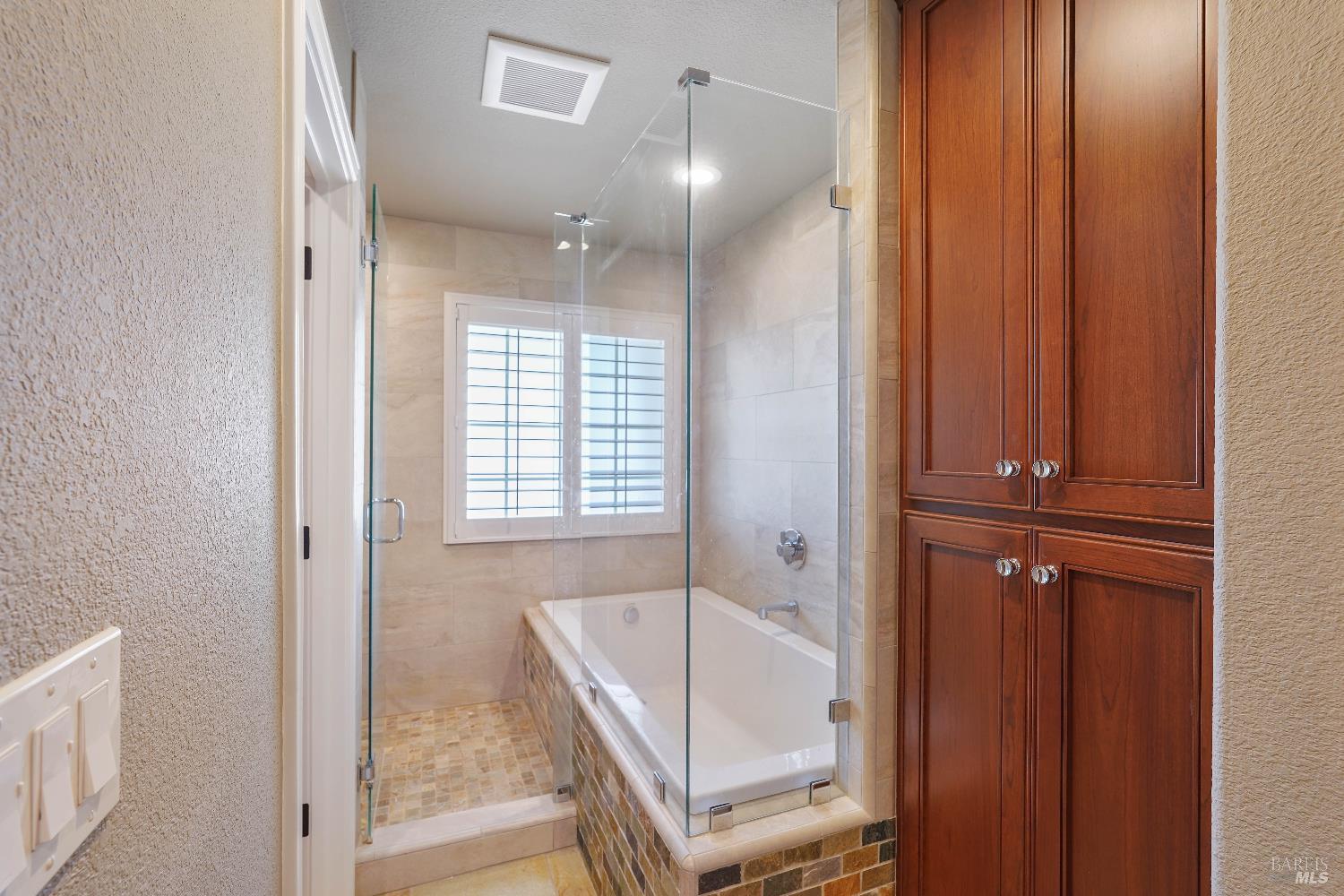 Detail Gallery Image 68 of 87 For 243 Lone Oak Dr, Vacaville,  CA 95688 - 4 Beds | 3 Baths