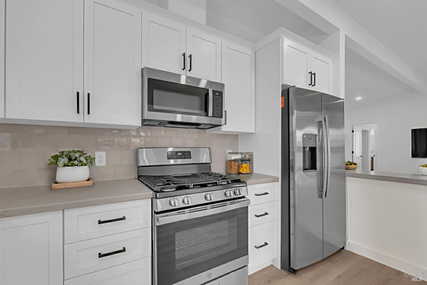 Detail Gallery Image 4 of 28 For 1700 Fillmore St, Fairfield,  CA 94533 - 3 Beds | 2 Baths