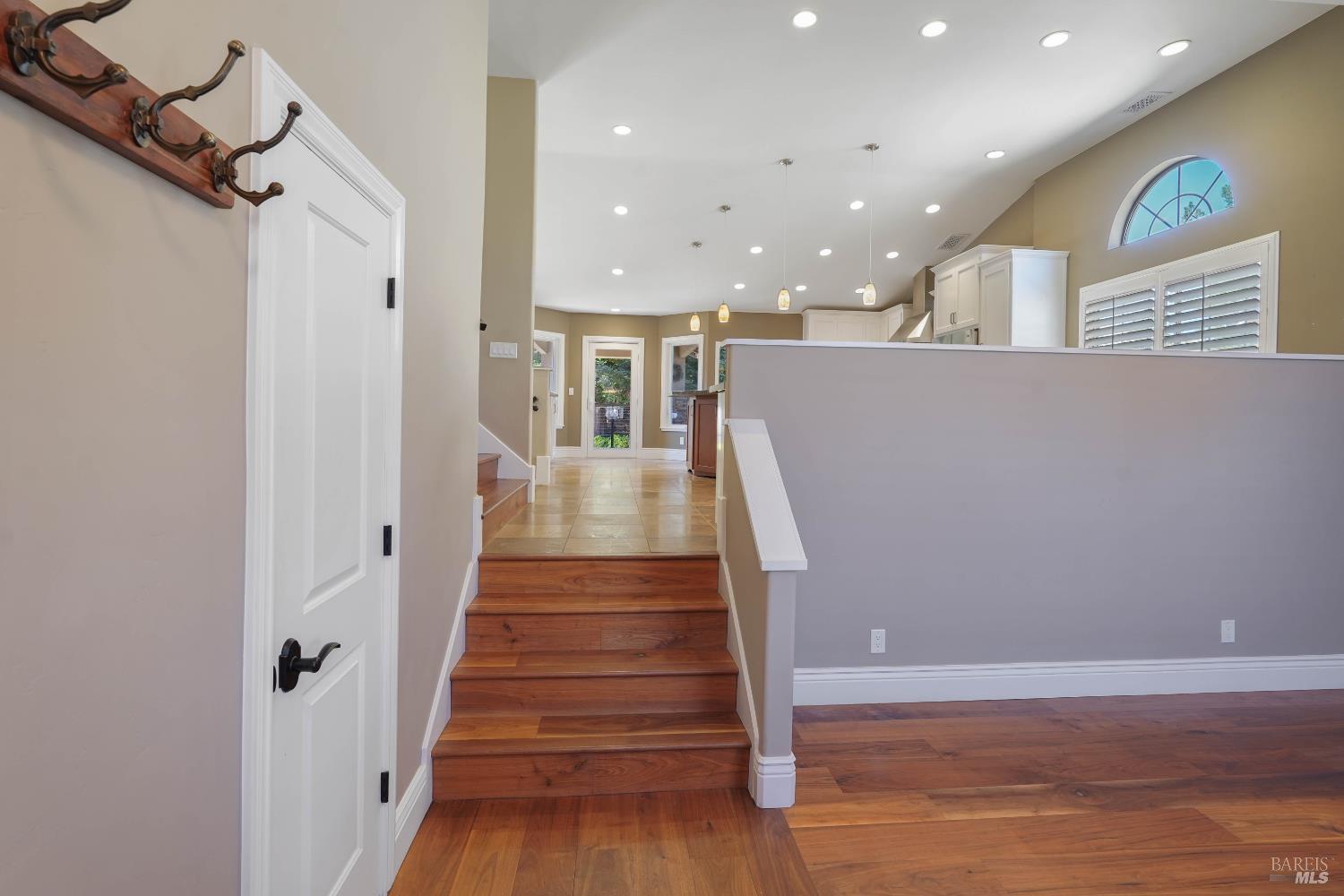 Detail Gallery Image 4 of 87 For 243 Lone Oak Dr, Vacaville,  CA 95688 - 4 Beds | 3 Baths