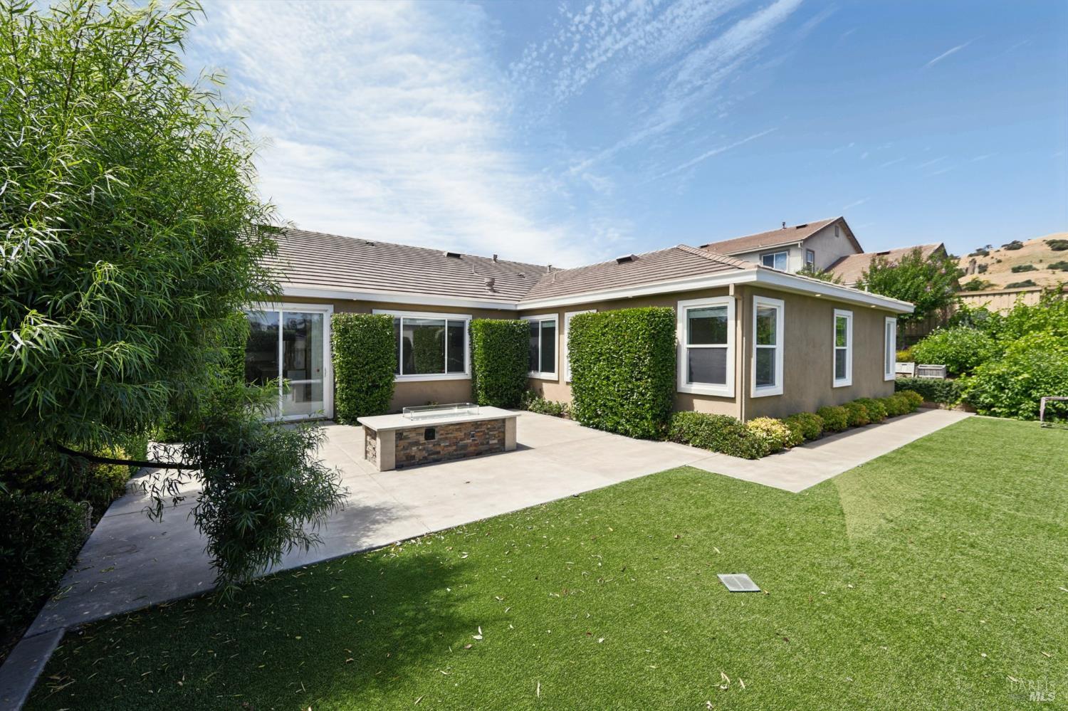 Detail Gallery Image 34 of 48 For 1864 Boardsman Way, Fairfield,  CA 94533 - 4 Beds | 2/1 Baths