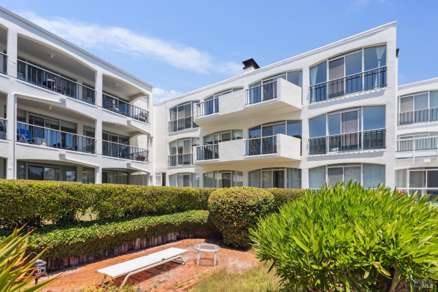 Detail Gallery Image 14 of 20 For 4331 Shelter Bay Ave, Mill Valley,  CA 94941 - 2 Beds | 2 Baths