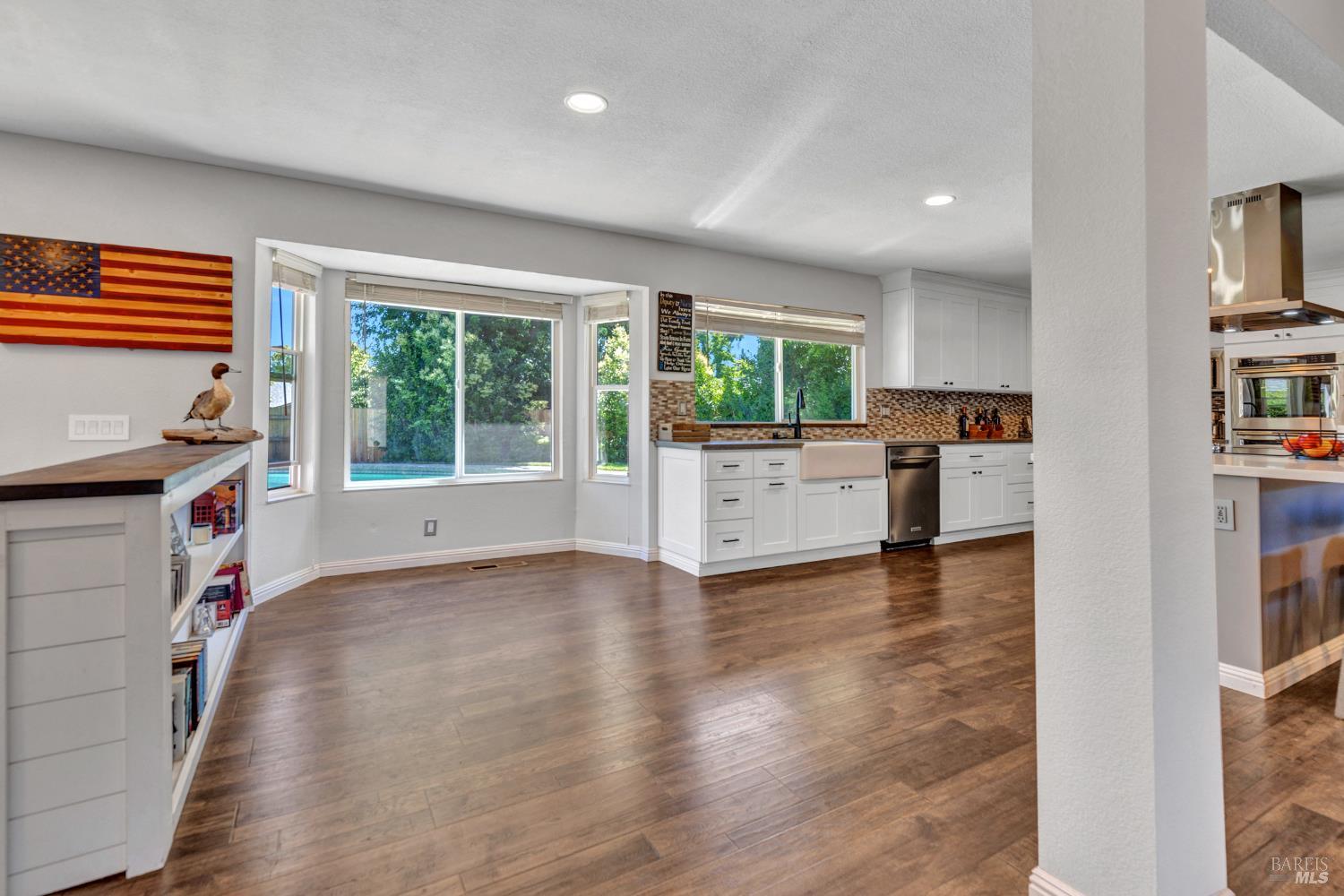 Detail Gallery Image 7 of 42 For 179 N Alamo Dr, Vacaville,  CA 95688 - 3 Beds | 2/1 Baths