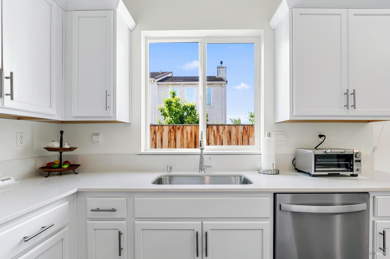 Detail Gallery Image 6 of 36 For 153 Frontier St, American Canyon,  CA 94503 - 4 Beds | 3 Baths